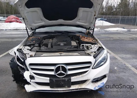 2016 Mercedes-Benz C 300 4Matic из США, поврежденный, VIN 55SWF4KB6GU098413